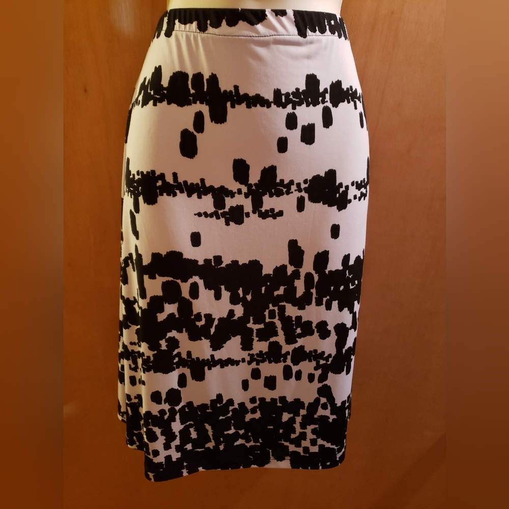 Black & white skirt, size L by 212 collection (310)